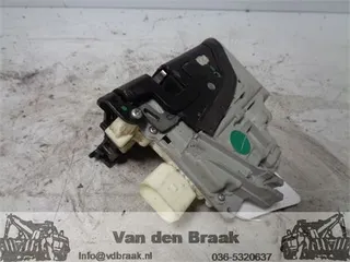Volkswagen Passat 2005-2010 Deurslot links voor