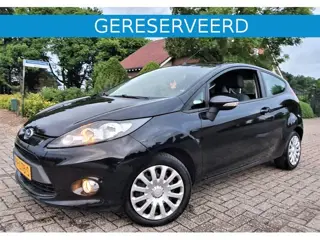 Ford Fiesta 1.25i Trend met Airco, Trekhaak en meer Opties !