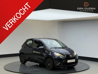 Toyota Aygo 1.0 VVT-i x-play | Cam achter | Airco | All weatherbanden | Zeer zuinig | NL Auto