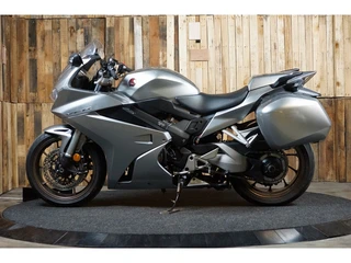 Honda VFR 800 VTEC Zeer fraaie FJR (bj 2018)