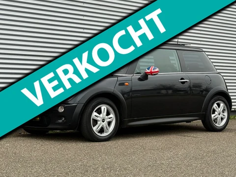 Mini Cooper 1.6 Salt, APK, Panoramadak – PDC – Cruise – 15" Lichtmetaal