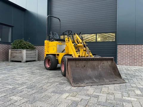 Knikmops 90 mini shovel - KM 90 - Giant Weidemann Schaffer