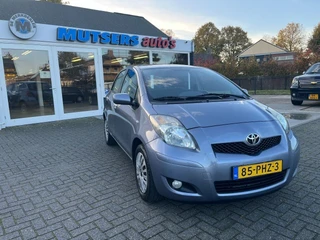 TOYOTA YARIS 1.3 VVT-I AUTOMAAT, ECC, zeer mooie auto!