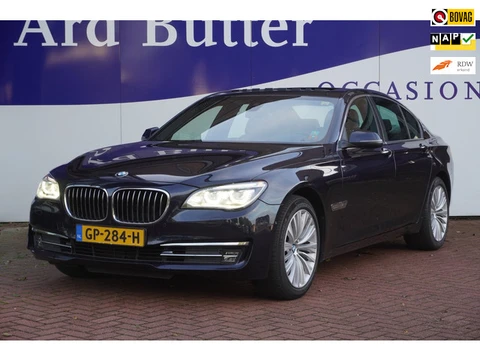 BMW 7-serie 730d High Executive / 2EIG / Orig-NL / Camera / HUD / Panorama / LED / H&K / Luchtvering