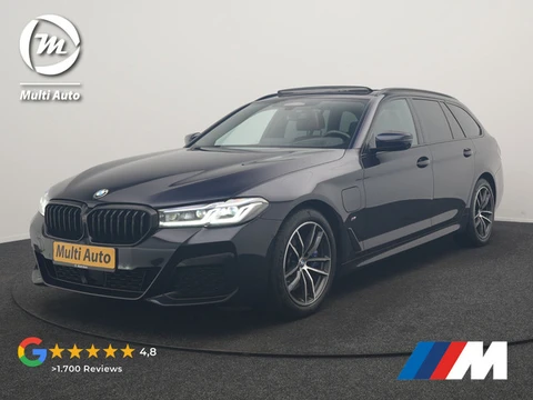 BMW 5 Serie Touring 530e M Sport PHEV 293pk Dealer O.H | SOH 90,2% | Trekhaak Af Fabriek | Panodak |