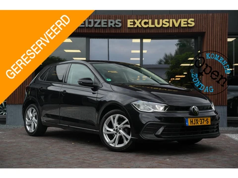 Volkswagen Polo 1.0 TSI Life Business Apple carplay Getint glas Airco Emergency braking DAB+ File as