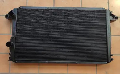 Water radiator Ferrari California