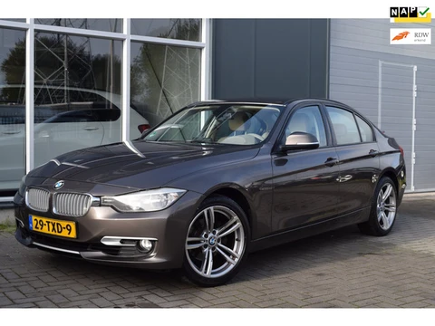 BMW 3-serie 320i High Executive | Automaat | Navi | NAP + APK 10-2027