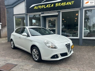 Alfa Romeo Giulietta 1.4 T Distinctive/ AUTOMAAT / CRUISE/ LEER/ USB/ 17 INCH/ 170 PK