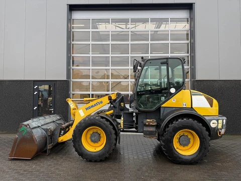 Komatsu WA100M-5 (bj 2007)