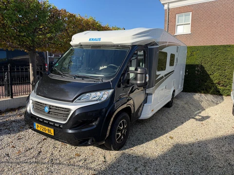 Knaus Live TI 700 MEG- Lengte bedden Black edition
