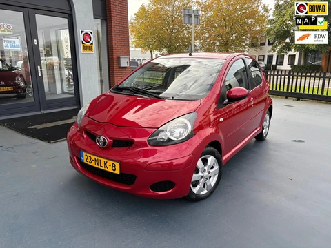 Toyota Aygo 1.0-12V Aspiration Red AIRCO LMV