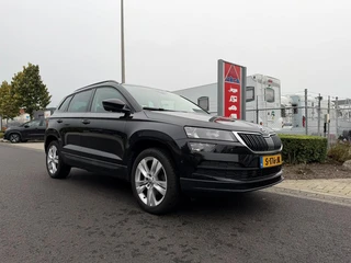 Skoda Karoq 1.5 TSI ACT Style Business | PANO | Carplay | Elektrische Achterklep | Keyless | Camera 