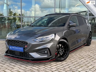Ford Focus Wagon 2.3 EcoBoost ST-3 Pro Performance 280pk Schuifdak / Camera / Winterpack