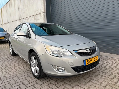 Opel Astra 1.6I Edition AIRCO NAVI PDC NAP