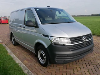 Volkswagen Transporter 2.0 TDI L1H1 110kW DSG | AC | NAVI | 3-SEATS | € 10599 EX BTW