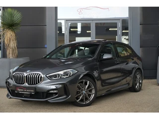 BMW 1-serie 118i High Executive (bj 2020, automaat)