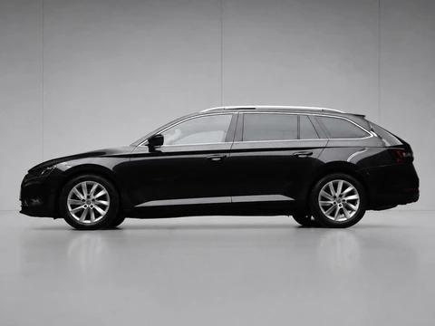Skoda Superb Combi 1.4 TSI ACT Style Business Sport (PANORAMADAK,APPLE CARPLAY,NAVI,PDC,STOELVERWARM