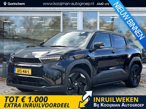 Toyota Urban Cruiser Dynamic 61 kWh , Direct leverbaar, BTW-Auto!