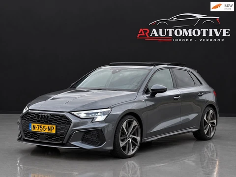 Audi A3 Sportback 30 TFSI 3x s-line / Panorama dak / Carplay