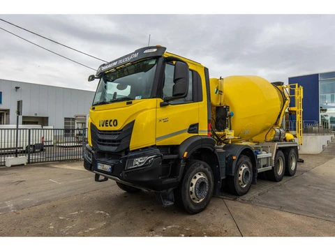 Iveco X WAY 420 + STETTER 9m3 (bj 2023, automaat)