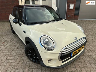 Mini 5-Deurs 1.5 Cooper Chili Serious Business / Navi / PDC / Clima / Cruise