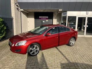 Volvo S60 2.0 D3 Summum / UNIEKE KM STAND / NAVI / ALU VELGEN / EURO-5 / NIEUW !!!