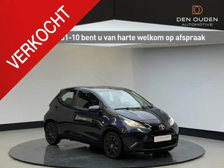 Toyota Aygo 1.0 VVT-i x-play | Cam achter | Airco | All weatherbanden | Zeer zuinig | NL Auto