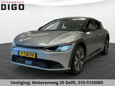 Kia EV6 AIR 58 kWh ACCU 95.6% !! BEREIK TOT 395 KM ( WLTP) NAVIGATIE . STOEL EN STUUR VERWARMING . P