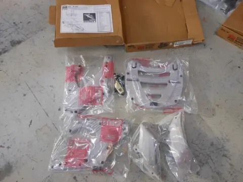 KOFFERBEUGELSET Overig Onbekend Unknown 1950 - 2011