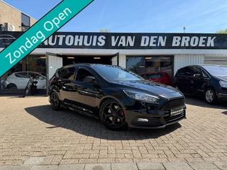 Ford Focus Wagon 2.0 ST 250Pk Navi Cruise Climate Ctr Camera DAB Xenon Leer Elek Pakket Nw Apk