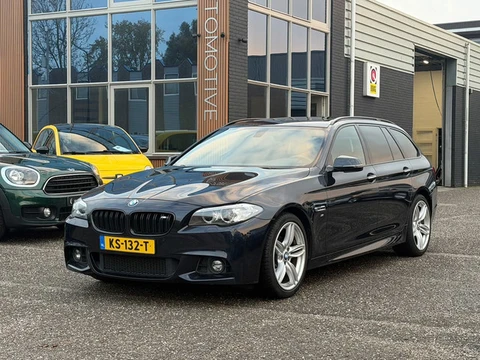 BMW 5-serie Touring 520i M Sport Edition High Executive | Pano | Memory