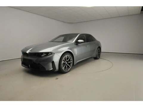 BMW i3 50 xDrive First Edition 113.4 kWh M Sportpakket | Panoramadak | Driving Assistant Plus | Park