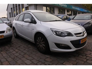 Opel Astra Sports Tourer 1.3 CDTi Edition apk 12-8-2027 lage olie druk motor start nog wel