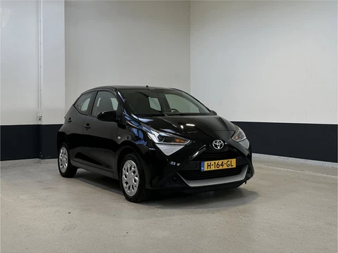 Toyota Aygo 1.0 VVT-i x-play Automaat | NL | 1 Eig | Apple Carplay/ Android auto| Navigatie | Camera