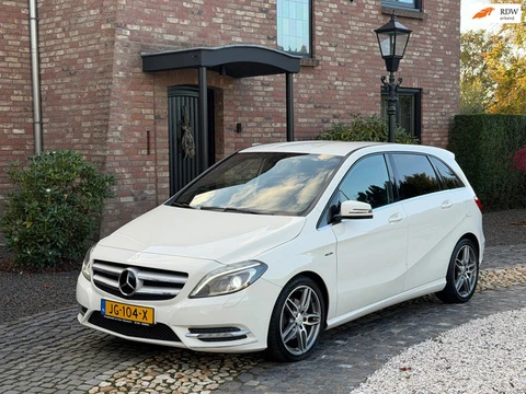 Mercedes-Benz B-klasse 180 Ambition Navi Led trekhaak mooi!