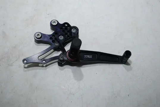 RECHTER SCHETSPLAAT Suzuki SV 650 1998 - 2002