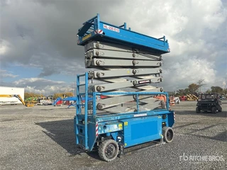 Holland lift HL-220-E12 Electric Scissor Lift (bj 2016)
