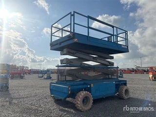 Holland lift Q135.04.6292 Electric Scissor Lift (bj 2008)