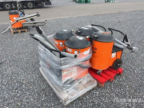 QUANTITY of (4) Kiekens B192 Vacuum Cleaner