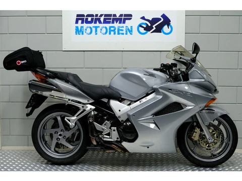 Honda VFR 800 V-TEC (bj 2004)
