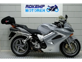 Honda VFR 800 V-TEC (bj 2004)