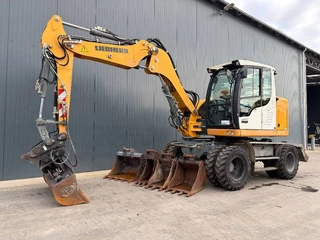 Liebherr A910 Compact | 5 BUCKETS (bj 2013)