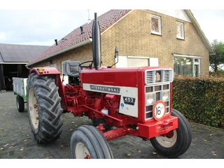 International 453 met handkoppeling voor aftakas (bj 1979)