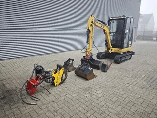 Caterpillar 301.7D 6 Attechments! (bj 2013)