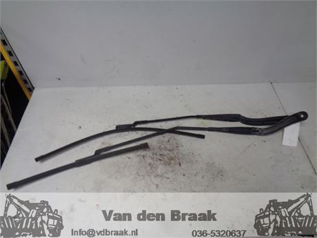 Opel Vivaro 2014-2019 Wisserarmen voorzijde