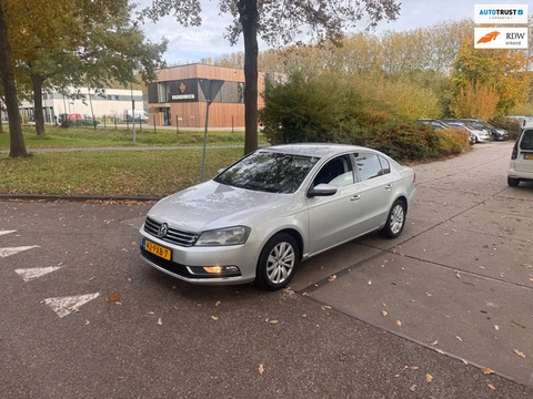Volkswagen Passat 1.6 TDI Comfortline BlueMotion Clima.Navi
