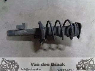 Ford Focus 1.8 16V 2004-2011 Veerpoot links voor