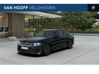 BMW 3 Serie 320 M Sport Automaat / Trekhaak / 3D Head-Up / Driving Assistant Plus / M Adaptief onder