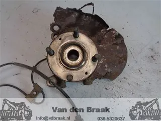 Kia Rio 1.4 16V 2005-2011 Fusee links voor
